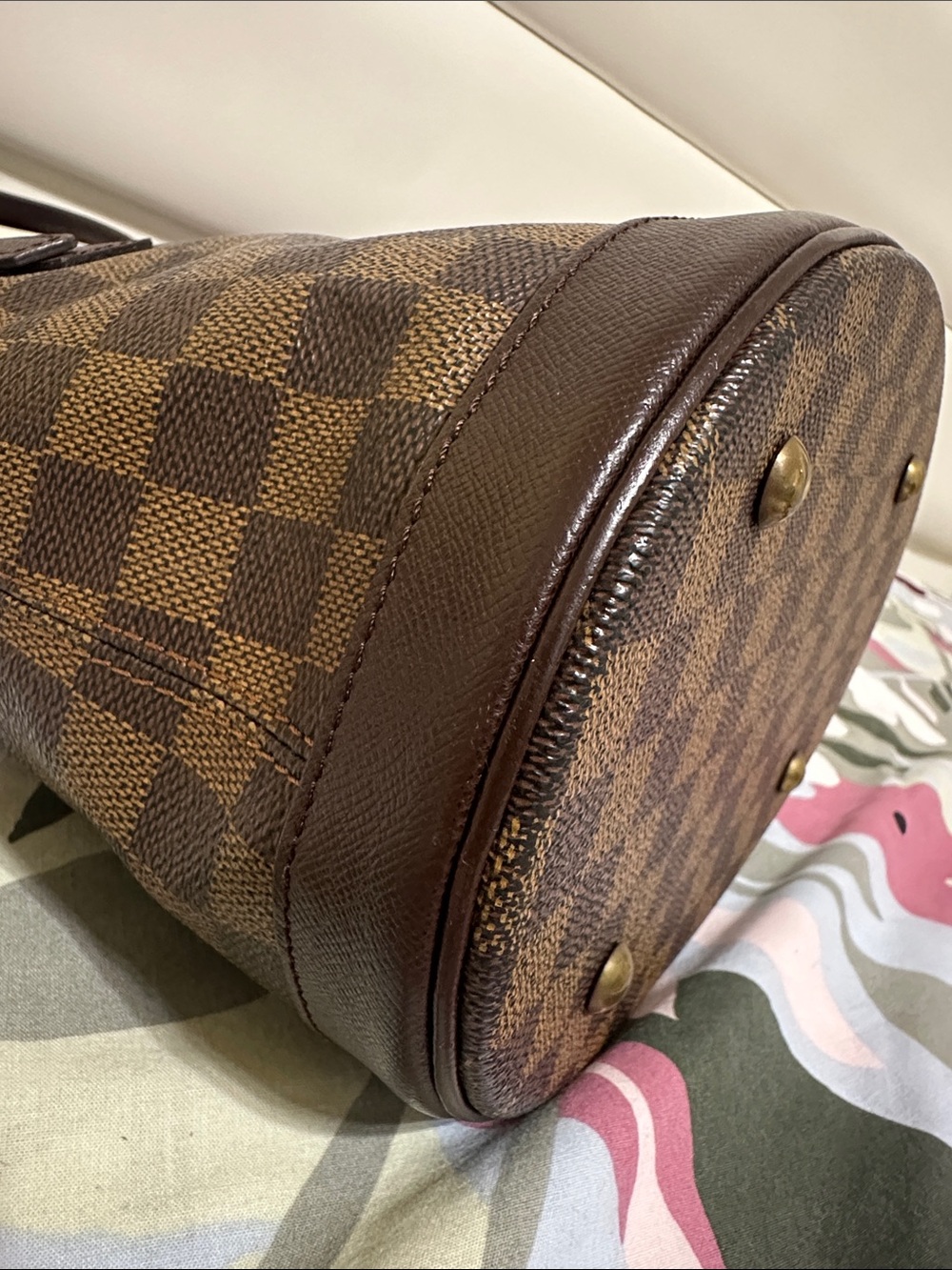 Louis Vuitton Damier Ebene Marais Bucket Bag with Pouch - Picture 7 of 16